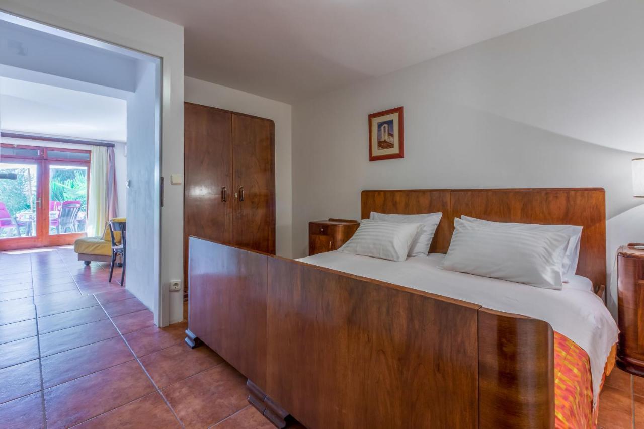 Apartments Loncaric Crikvenica Exterior photo