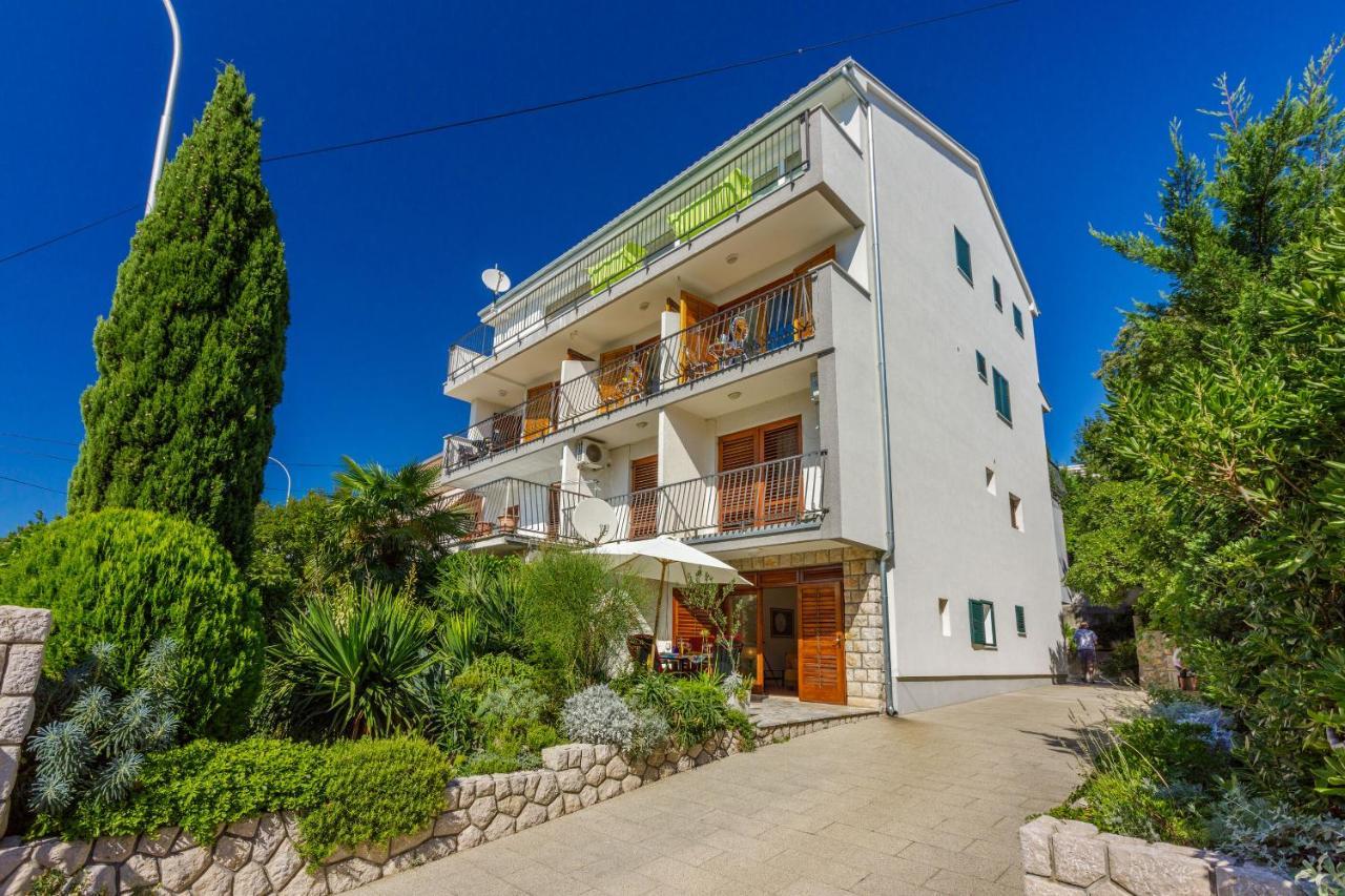 Apartments Loncaric Crikvenica Exterior photo