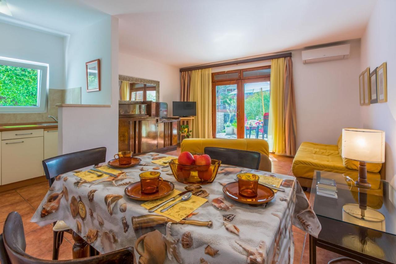 Apartments Loncaric Crikvenica Exterior photo